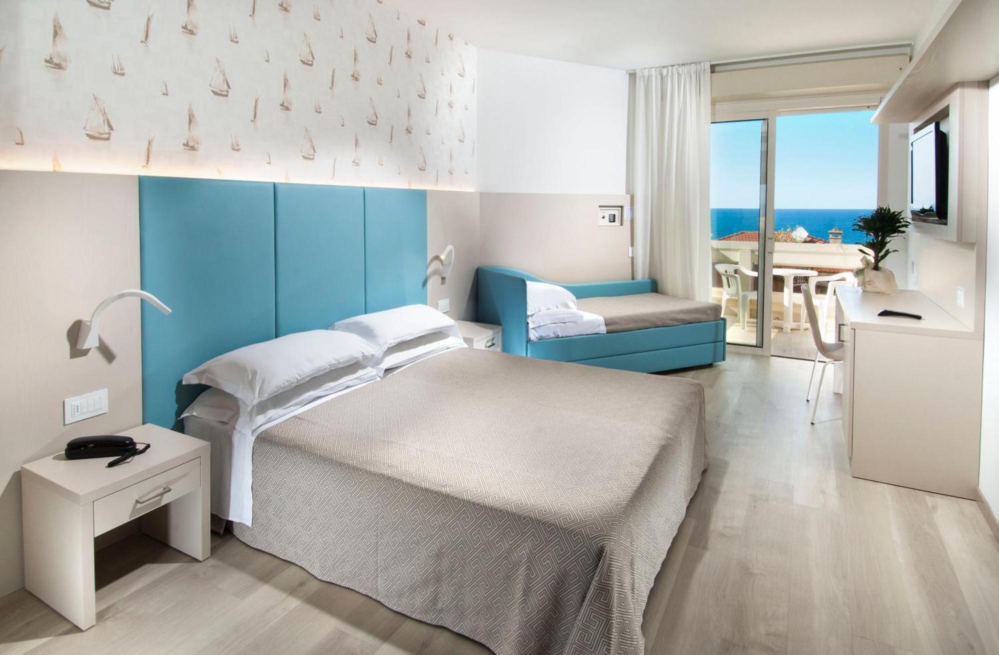 Hotel Prestige Cattolica Exterior photo