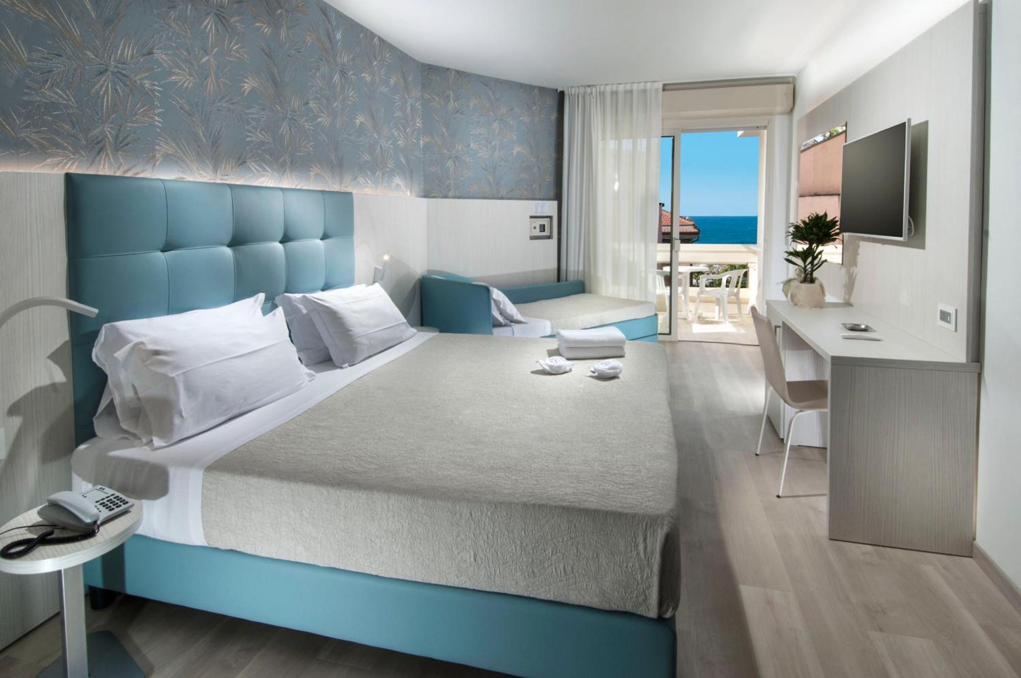 Hotel Prestige Cattolica Exterior photo