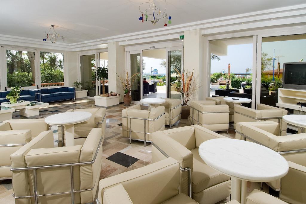 Hotel Prestige Cattolica Exterior photo