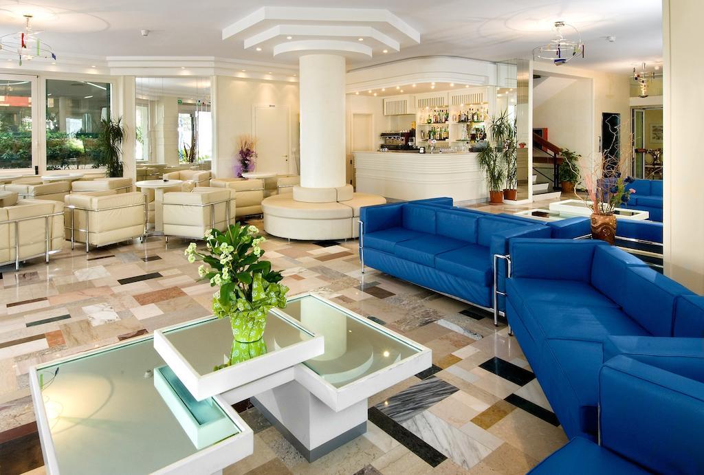 Hotel Prestige Cattolica Exterior photo
