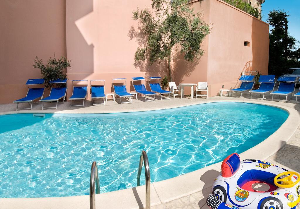 Hotel Prestige Cattolica Exterior photo