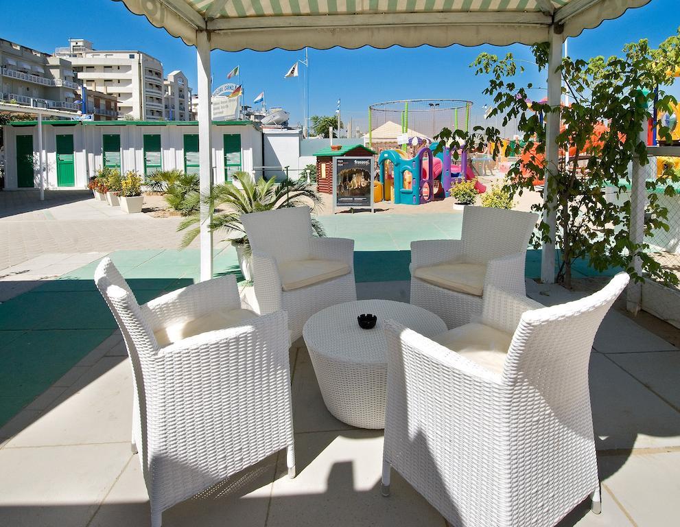 Hotel Prestige Cattolica Exterior photo